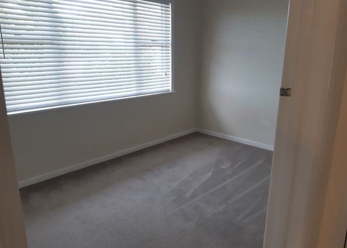  at 2/15 East Coast Road, Milford, North Shore City, Auckland