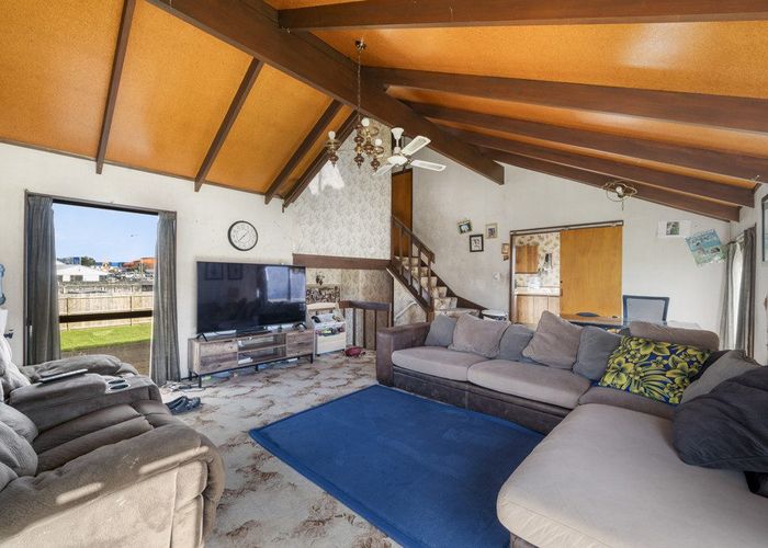  at 6 Albert Road, Manukau, Manukau City, Auckland