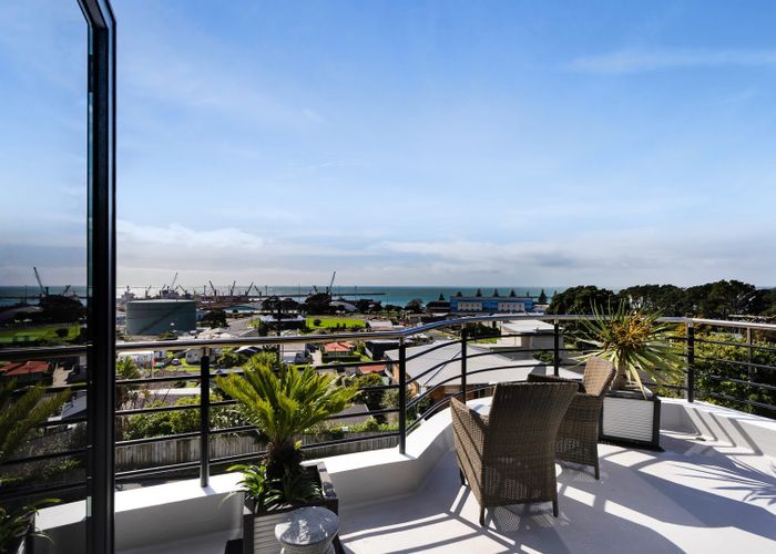  at 5 Weston Street, Moturoa, New Plymouth, Taranaki