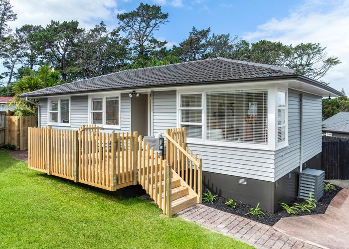  at 7 Thornlow Street, Glendene, Waitakere City, Auckland