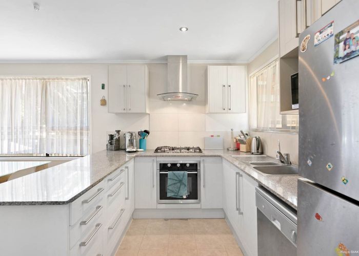  at 55 Oaktree Avenue, Browns Bay, Auckland