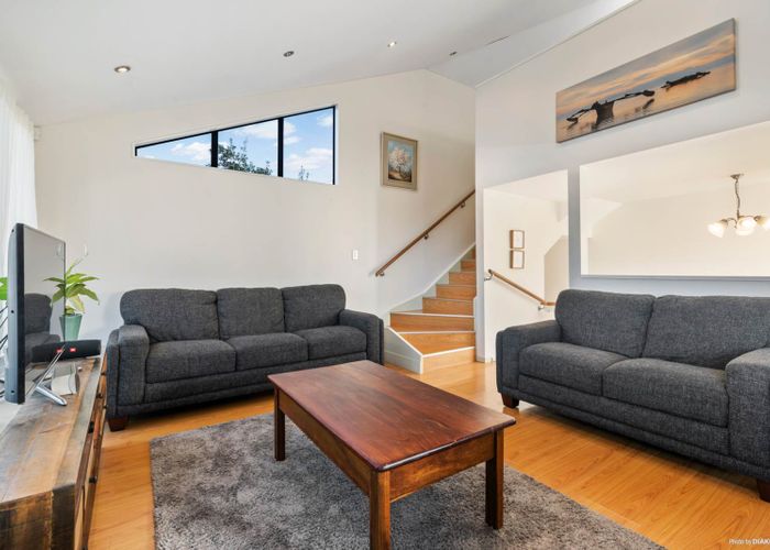  at 2/274 Glamorgan Drive, Northcross, Auckland