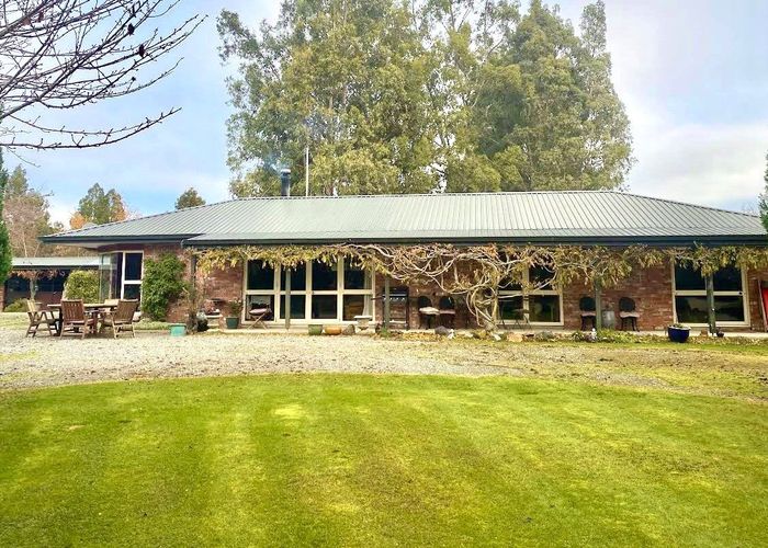  at 1015 Ellis Road, Lumsden