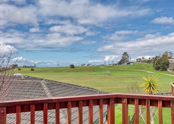  at 5/485 Don Buck Road, Massey, Waitakere City, Auckland