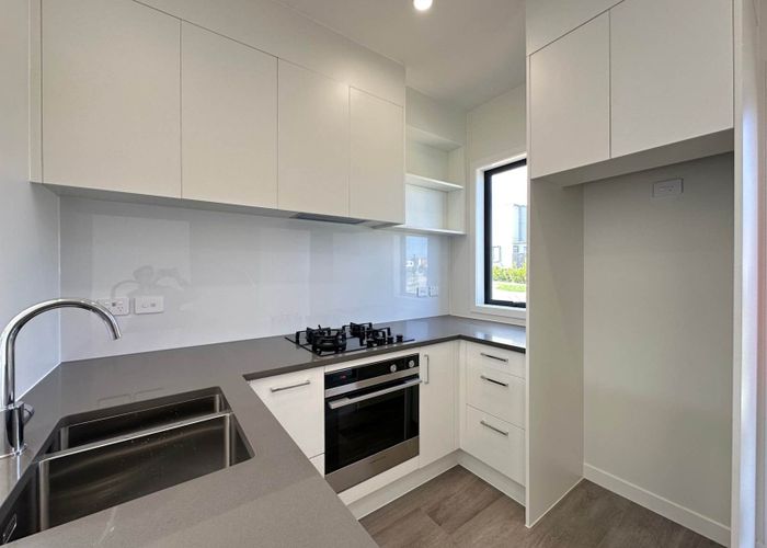  at 5 Pukanui Avenue, Flat Bush, Manukau City, Auckland