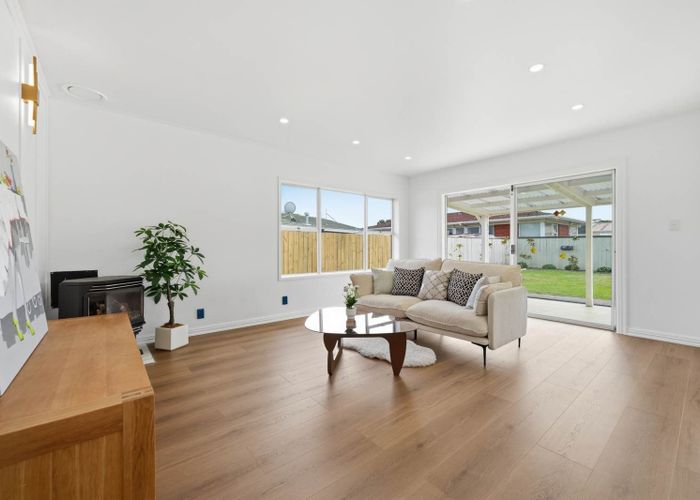  at 28 Whiteacres Drive, Sunnyhills, Manukau City, Auckland