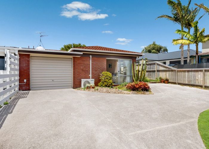  at 8B Levaut Place, Half Moon Bay, Auckland