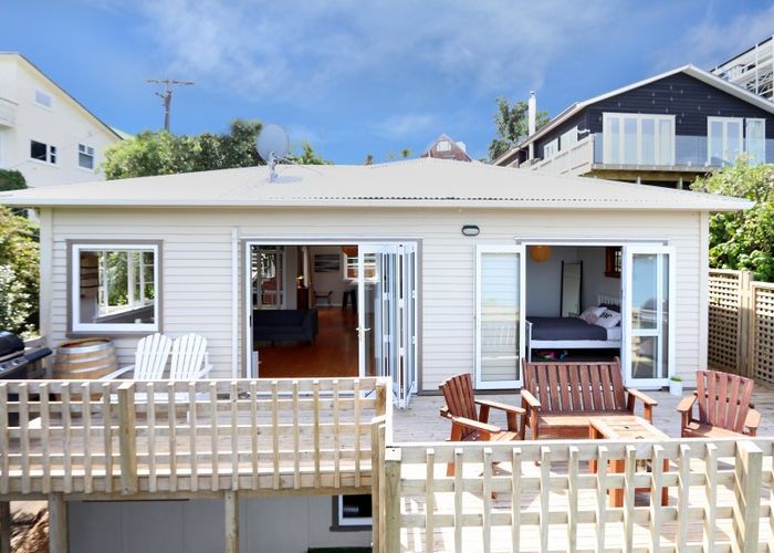  at 2 Church Lane, Point Howard, Lower Hutt