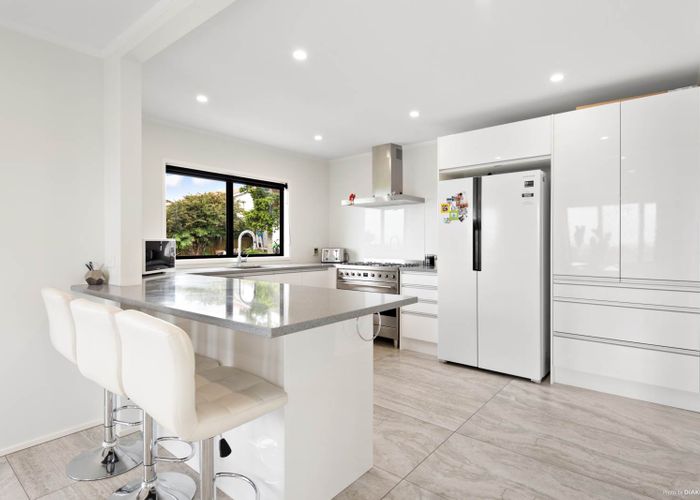  at 2/4219 Great North Road, Glendene, Auckland