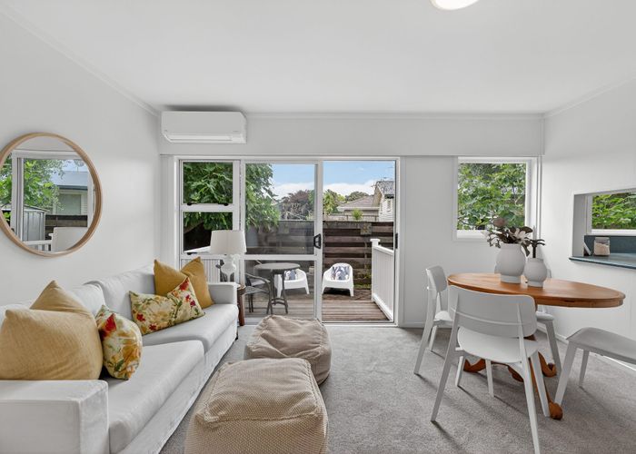  at 2/37 Wendover Road, Glendowie, Auckland City, Auckland