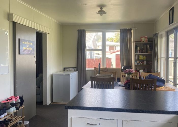  at 42 Liston Crescent, Hillcrest, Hamilton