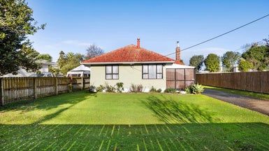  at 18 Fairdene Avenue, Henderson, Auckland