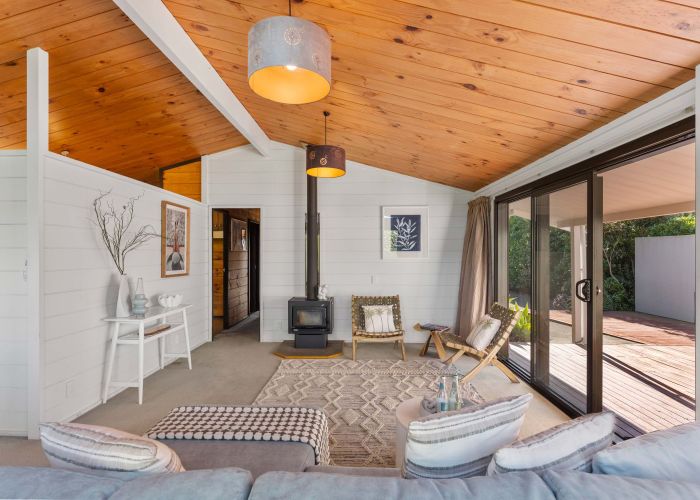  at 10 Jane Street, Waikanae Beach, Kapiti Coast, Wellington