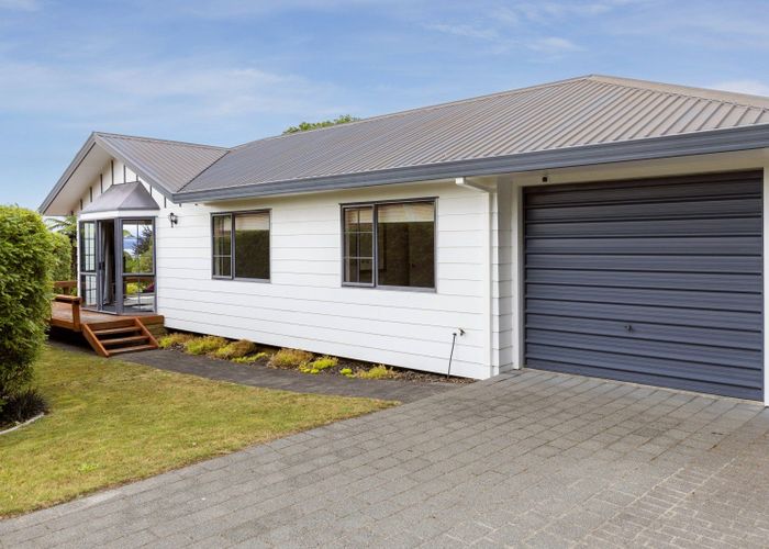  at 2/19 Brunette Drive, Acacia Bay, Taupo, Waikato