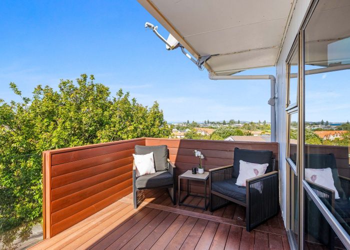  at 8a Orewa Heights Crescent, Orewa, Rodney, Auckland