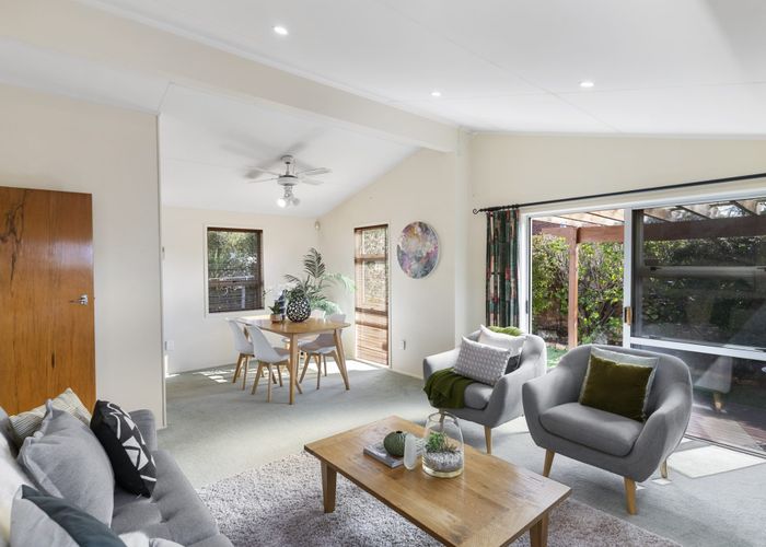  at 11 Kawau Road, Greenlane, Auckland