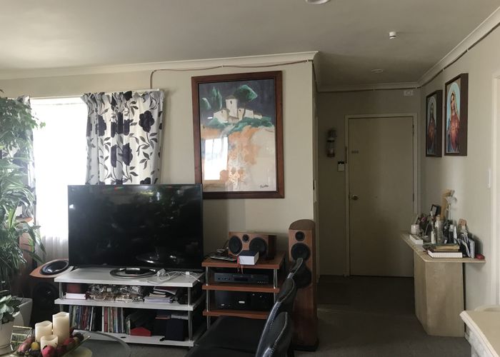  at 1 Caen Road, Panmure, Auckland