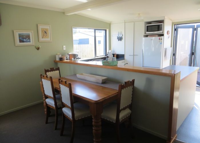  at 9 Shortt Street, Foxton Beach, Foxton