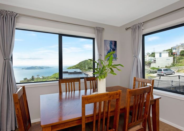  at 42 Domett Street, Newlands, Wellington