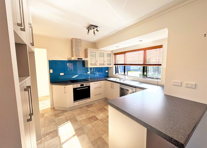  at 2/79 Mirrabooka Avenue, Botany Downs, Manukau City, Auckland