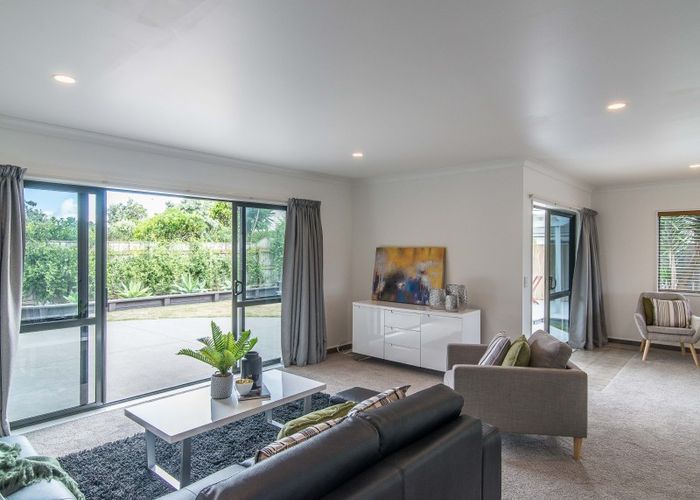  at 1 William Noel Place, Waikanae Beach, Waikanae