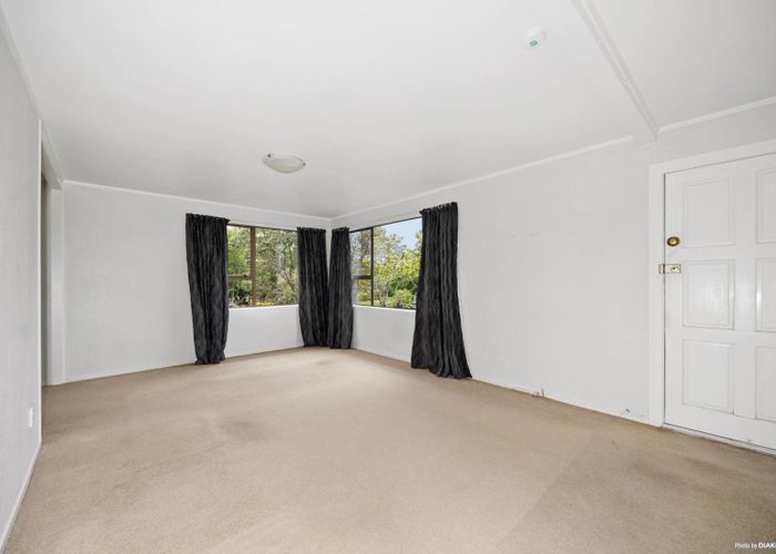  at 32 Granville Drive, Massey, Waitakere City, Auckland