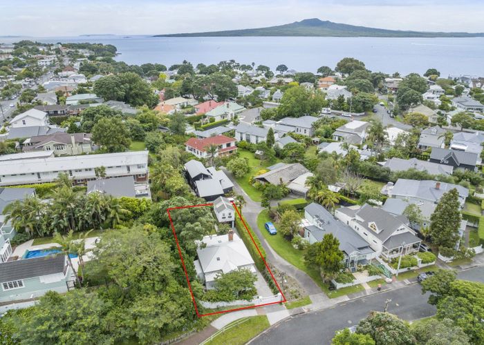  at 14 Beaconsfield Street, Devonport, Auckland
