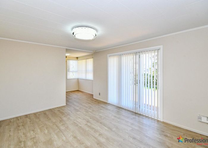 at 11 Gardiner Grove, Mangere, Manukau City, Auckland
