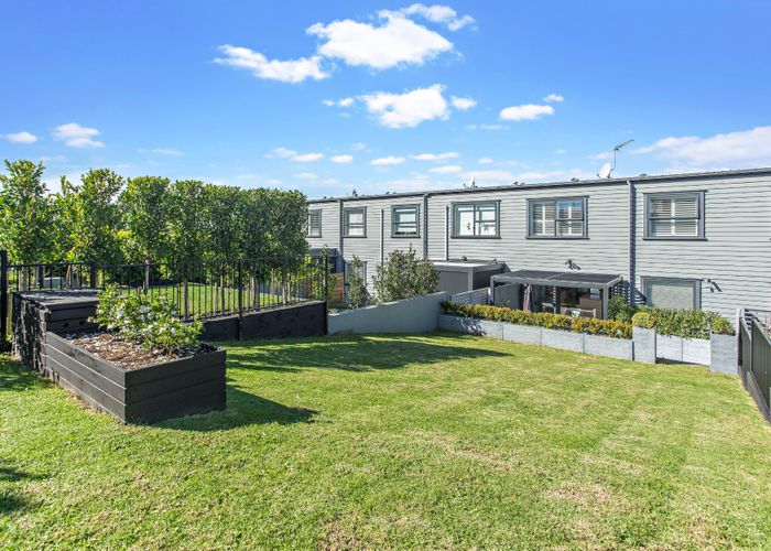  at 8 Lapilli Lane, St Johns, Auckland 