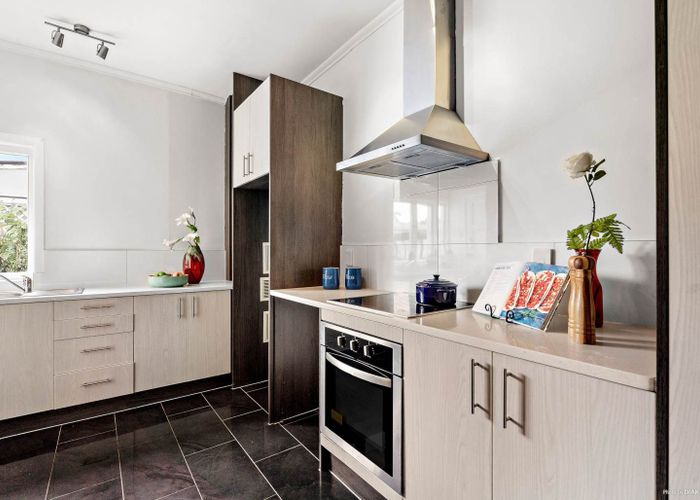  at 2/230 Manukau Road, Epsom, Auckland City, Auckland