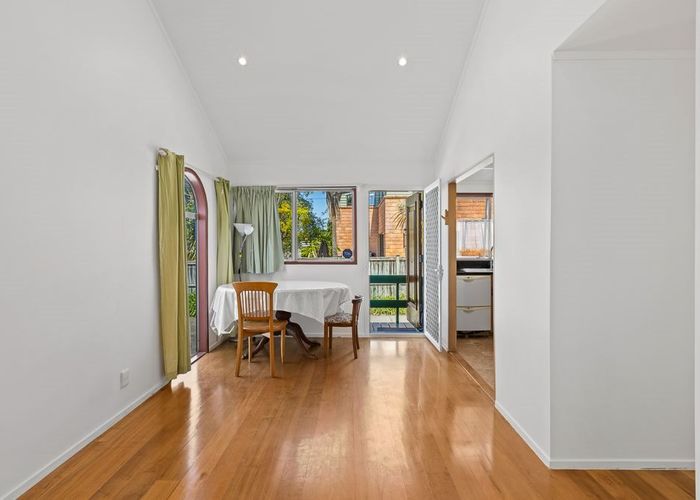  at 4/77 Nile Road, Milford, Auckland