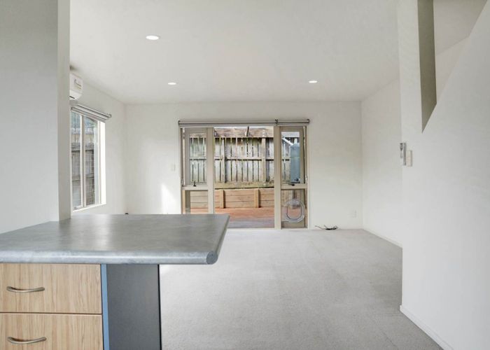  at 4/9 Sunnydale Place, Oteha, North Shore City, Auckland