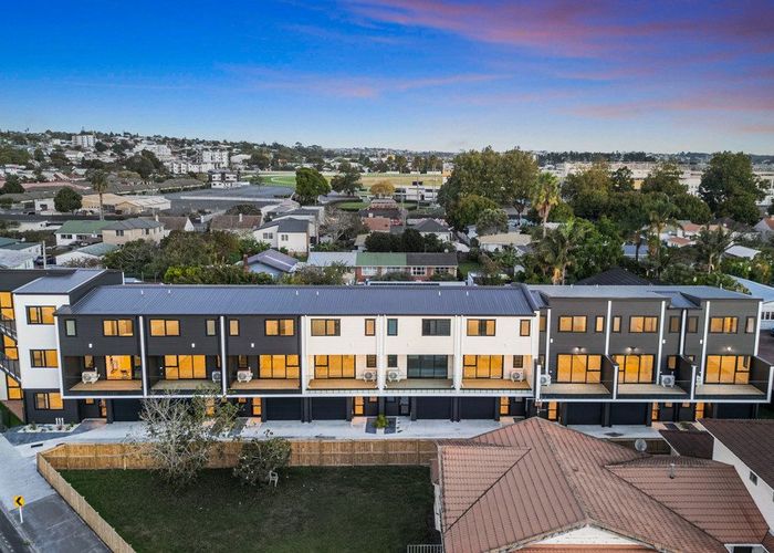  at Unit 2 - 3/130 Rosebank Road, Avondale, Auckland City, Auckland