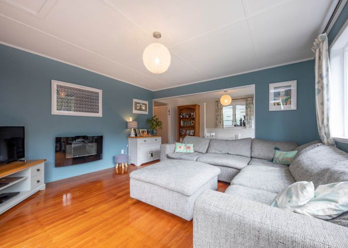  at 49 Western Road, Laingholm, Auckland