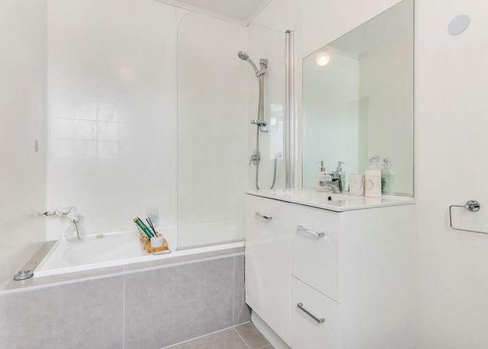  at 1/154 Glengarry Road, Glen Eden, Auckland