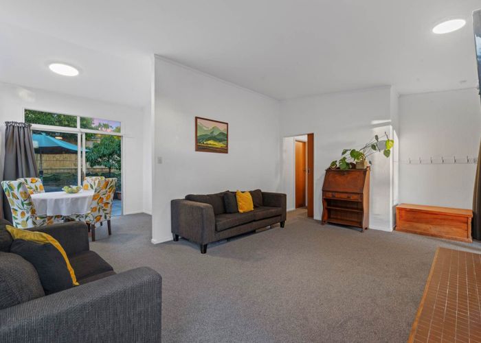  at 15  Bacot Place, Howick, Manukau City, Auckland