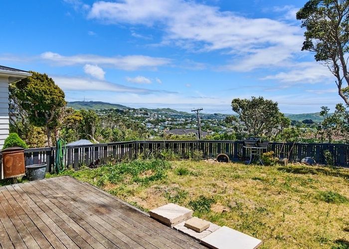  at 19 Brooker Grove, Newlands, Wellington