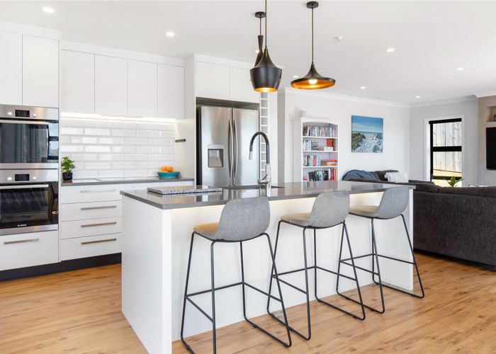  at 20 Pacific View, Whitby, Porirua