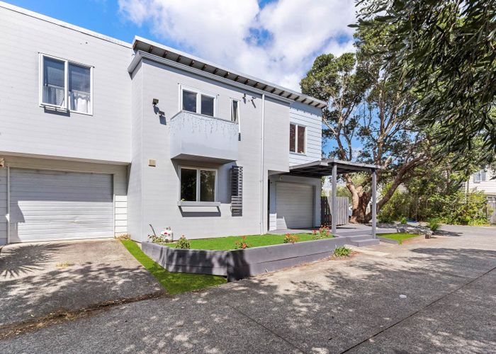  at 24 Albionvale Road, Glen Eden, Waitakere City, Auckland