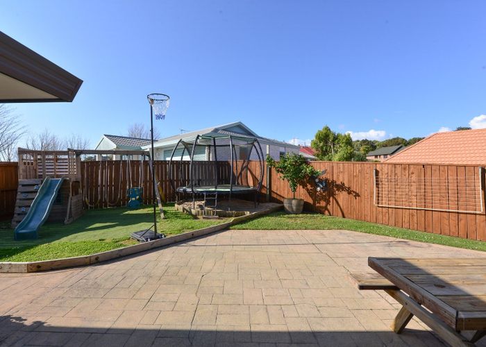  at 3 Parkview Avenue, Western Heights, Hamilton