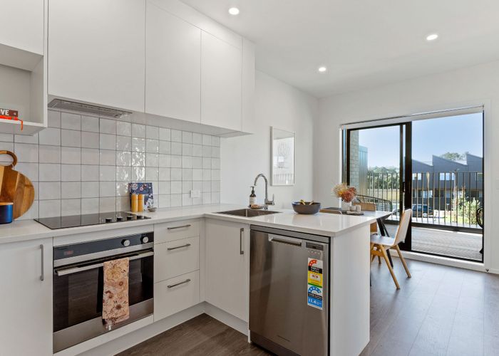  at 4/28 Westgate Drive, Westgate, Waitakere City, Auckland