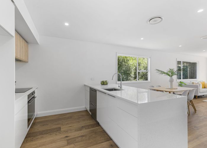 at 118 Taylor Terrace, Tawa, Wellington