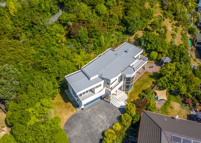  at 6 Iona Place, Papakowhai, Porirua