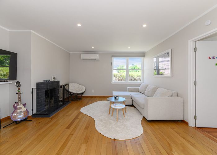  at 1/11 Hill Crescent, New Lynn, Auckland