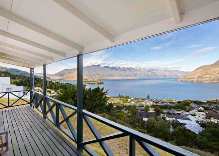  at 1 Von Place, Fernhill, Queenstown
