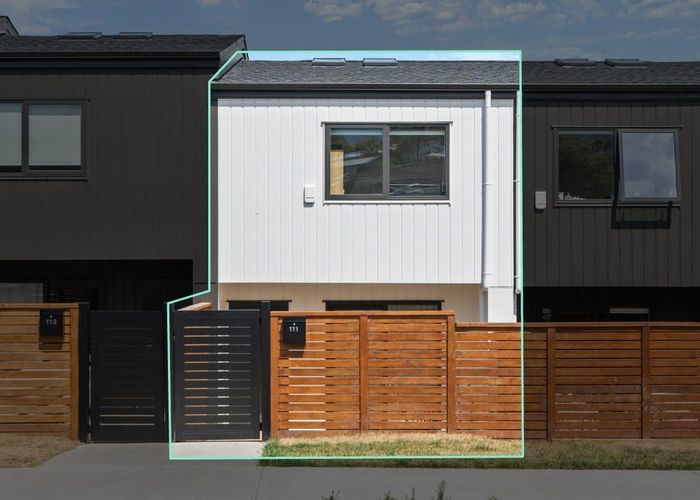  at 111 Trias Road, Totara Vale, Auckland