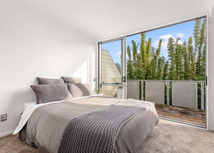  at 6/11 Sentinel Road, Herne Bay, Auckland