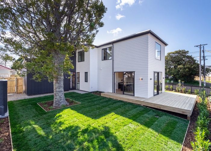  at 32 Swanson Road, Western Heights, Waitakere City, Auckland