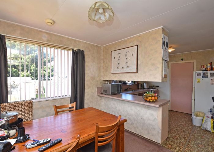  at 7 Avon Road, Clifton, Invercargill