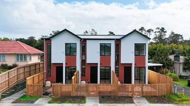  at 8/4 Serjeant Street, Henderson, Auckland